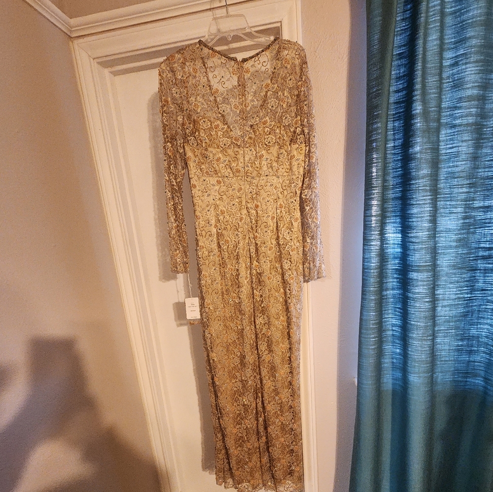 Victoria Royal designed by MARY BAYS style 4334, beige, size 14, BRAND NEW